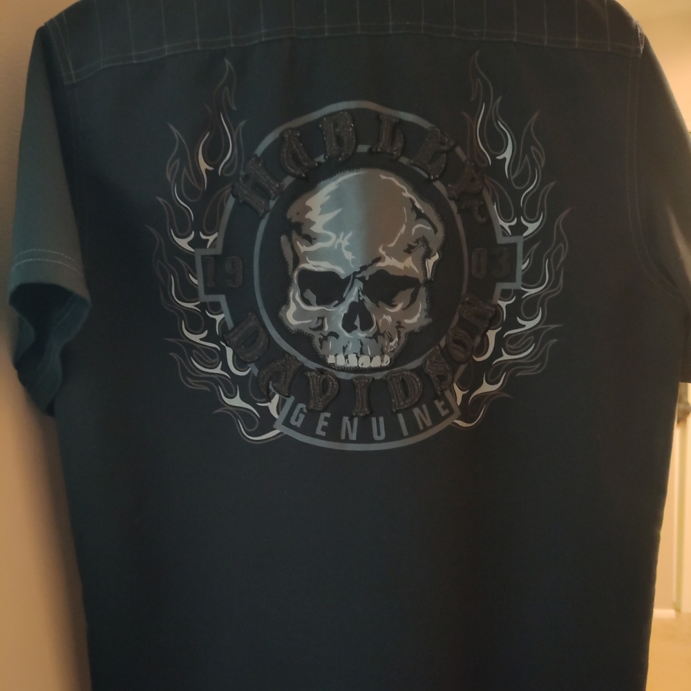 Harley Davidson men's shirt. Size small.